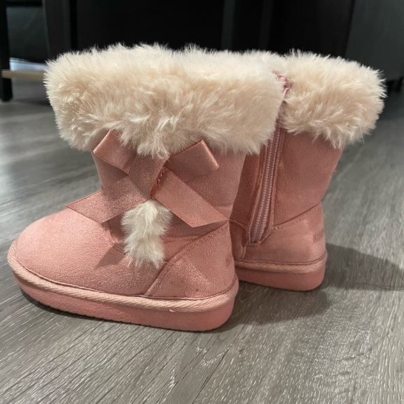 Girl winter boots - Picture 1 of 5